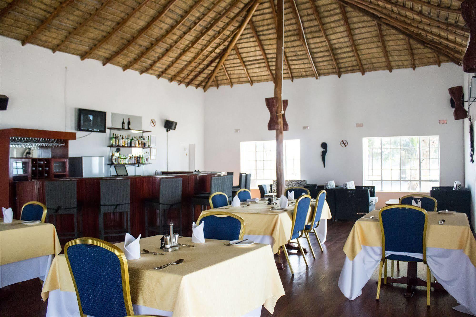 Skinny Hippos Lodge Mangochi Dış mekan fotoğraf